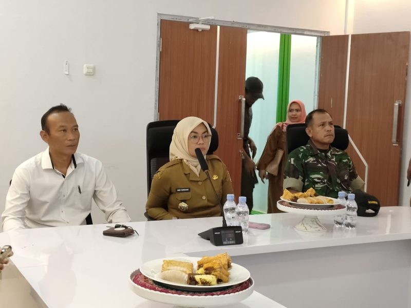 TPID mengikuti Rapat Koordinasi Pengendalian Inflasi Daerah via virtual di Command Center Kompleks Rumah Jabatan Bupati Sinjai. 