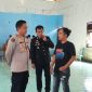 Kapolres Bulukumba, AKBP. Andi Erma Suryono (kiri), bersama Sulaiman (kanan) Ketua PPK Bontotiro. (Foto: Humas Polres Bulukumba)*