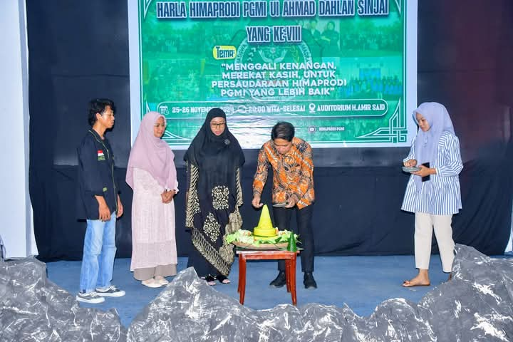 Staf Ahli Bupati Bidang Sosial dan SDM, Andi Mandasini Saleh menghadiri peringatan Hari Lahir (Harla) Himaprodi Pendidikan Guru Madrasah Ibtidayah (PGMI) UIAD Sinjai