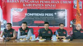 Bawaslu Sinjai saat Menggelar Jumpa Pers Terkait Hasil Penanganan Pelanggaran Pilkada 2024. (Foto: Asrianto/Beritasulsel)