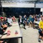 Cawabup Sinjai Terpilih, Andi Mahyanto Masda Nobar Timnas Garuda Vs Myanmar di Laga AFF Bersama Warga. (Foto: Asrianto).