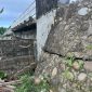 Kondisi Pondasi Jembatan Retak yang Terletak di Desa Bua, Kecamatan Tellulimpoe, Kabupaten Sinjai. (Foto: Lukman Mallongi)