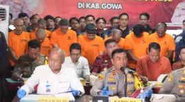 Kapolda Sulsel bersama Kapolres Gowa dalam giat Konferensi Pers pengungkapan kasus Uang Palsu 