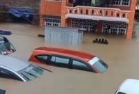 Banjir yang melanda Kabupaten Barru Sulawesi Selatan. (Foto: tangkapan layar)