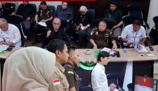 Kasi Intelijen Kejaksaan Negeri Bantaeng, Akhmad Putra Dwi, S.H. dan jajaran Seksi Intelijen mengikuti pengarahan Jamintel Kejaksaan RI, Prof. Dr. Reda Manthovani terkait penyelenggaraan bantuan pemerintah untuk program Makan Bergizi Gratis (MBG).