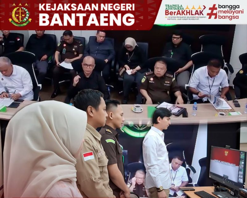 Kasi Intelijen Kejaksaan Negeri Bantaeng, Akhmad Putra Dwi, S.H. dan jajaran Seksi Intelijen mengikuti pengarahan Jamintel Kejaksaan RI, Prof. Dr. Reda Manthovani terkait penyelenggaraan bantuan pemerintah untuk program Makan Bergizi Gratis (MBG).