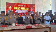 Kapolda Sulsel Irjen Pol Yudhiawan Press Rilis di Mapolres Sidrap. (Foto: beritasulsel.com)