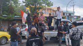 Demo depan Polres Bulukumba. (Foto: Beritasulsel.com)