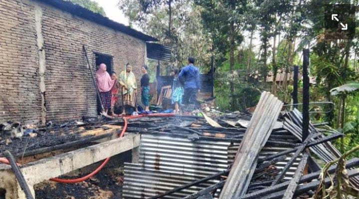 Kebakaran Rumah Petani di Sinjai, Kerugian Capai Rp30 Juta