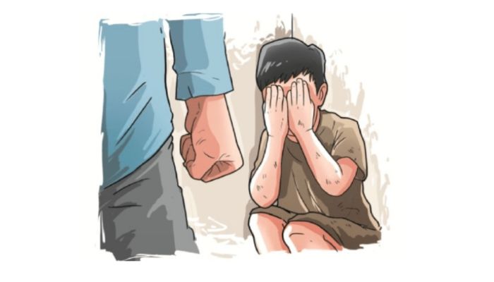 Sekdes Kalobba Hadiahi Bocah SD ‘Tendangan Tanpa Bayangan’, Korban Tepar Masuk Puskesmas