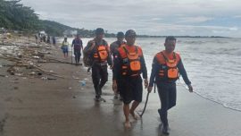 Siswa SMK Negeri 2 Parepare Tenggelam di Pantai Lumpue