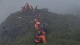 Jenazah Pramugari Pesawat ATR yang Jatuh di Pangkep Belum Dievakuasi