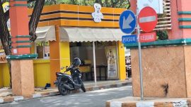 Keberadaan Gerai Permanen Milik Pihak Ketiga di Pintu Masuk RSUD Bulukumba Disorot