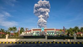 Erupsi Gunung Dukono: Tiga Pendaki Masih Hilang, Tim SAR Perluas Pencarian di Dekat Kawah