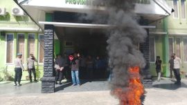 Mahasiswa Kepung Kanwil Kemenag Sulbar Tuding Ada Pungli dan Gratifikasi