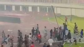 Persipura Gagal Promosi ke Liga 1, Kericuhan Pecah di Stadion Lukas Enembe