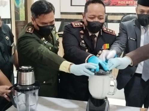 Polres Jeneponto Blender Barang Bukti 1 Kg Sabu Jaringan Lintas Daerah