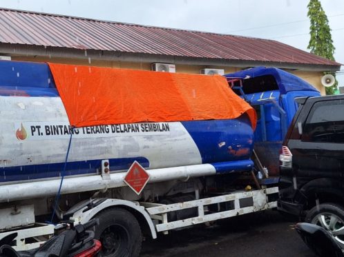 https://beritasulsel.com/baca/pelangsir-solar-subsidi-di-pinrang-ngaku-dibekingi-oknum-polisi-setor-25-juta-per-bulan-lalu-ditangkap-saat-telat-bayar