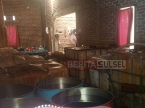 Gudang Penimbunan BBM Subsidi di Bulukumba Ditemukan Warga, Pelaku Mengaku Kerjasama Polres dan Polda